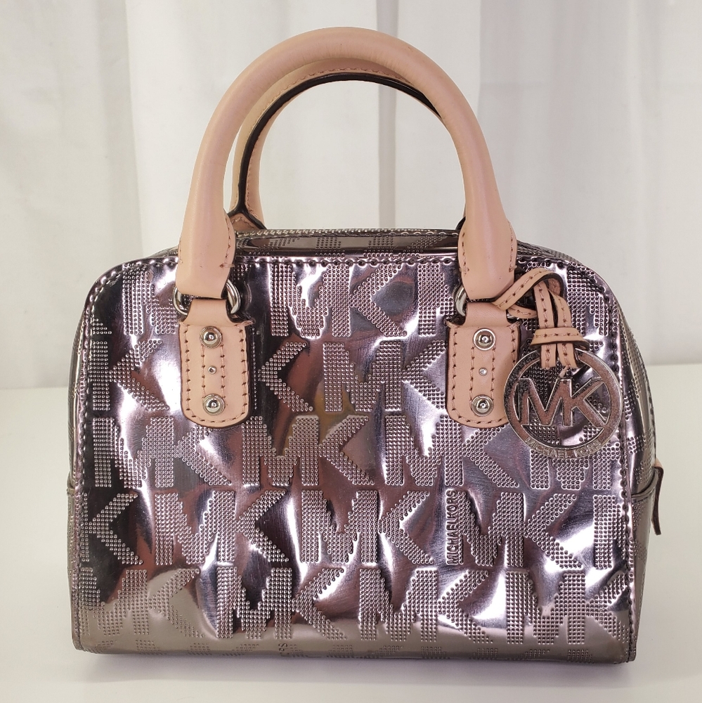 MICHAEL KORS SIGNATURED MIRROWED/POLISHED NICKEL HANDBAG. $239.00